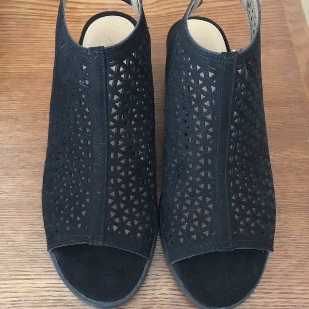 Peep toe and heal boot